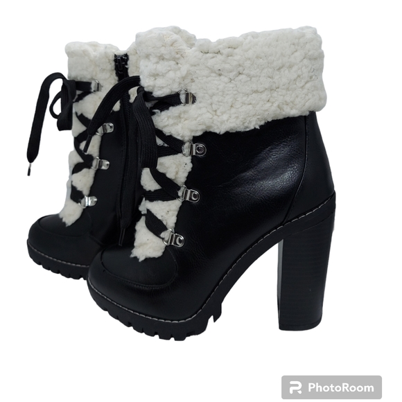 BCBGeneration Paloma Black Ankle Boot Women's Size 7 1/2 - Picture 2 of 6